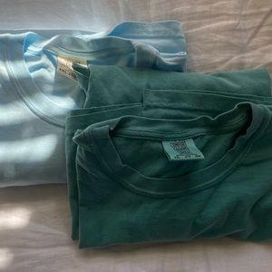 Pair of Comfort Colors T-shirts